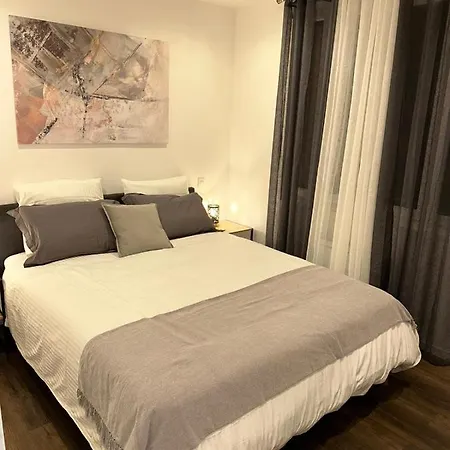 The Charming Two-bedroom Parilly Republic Apartment *